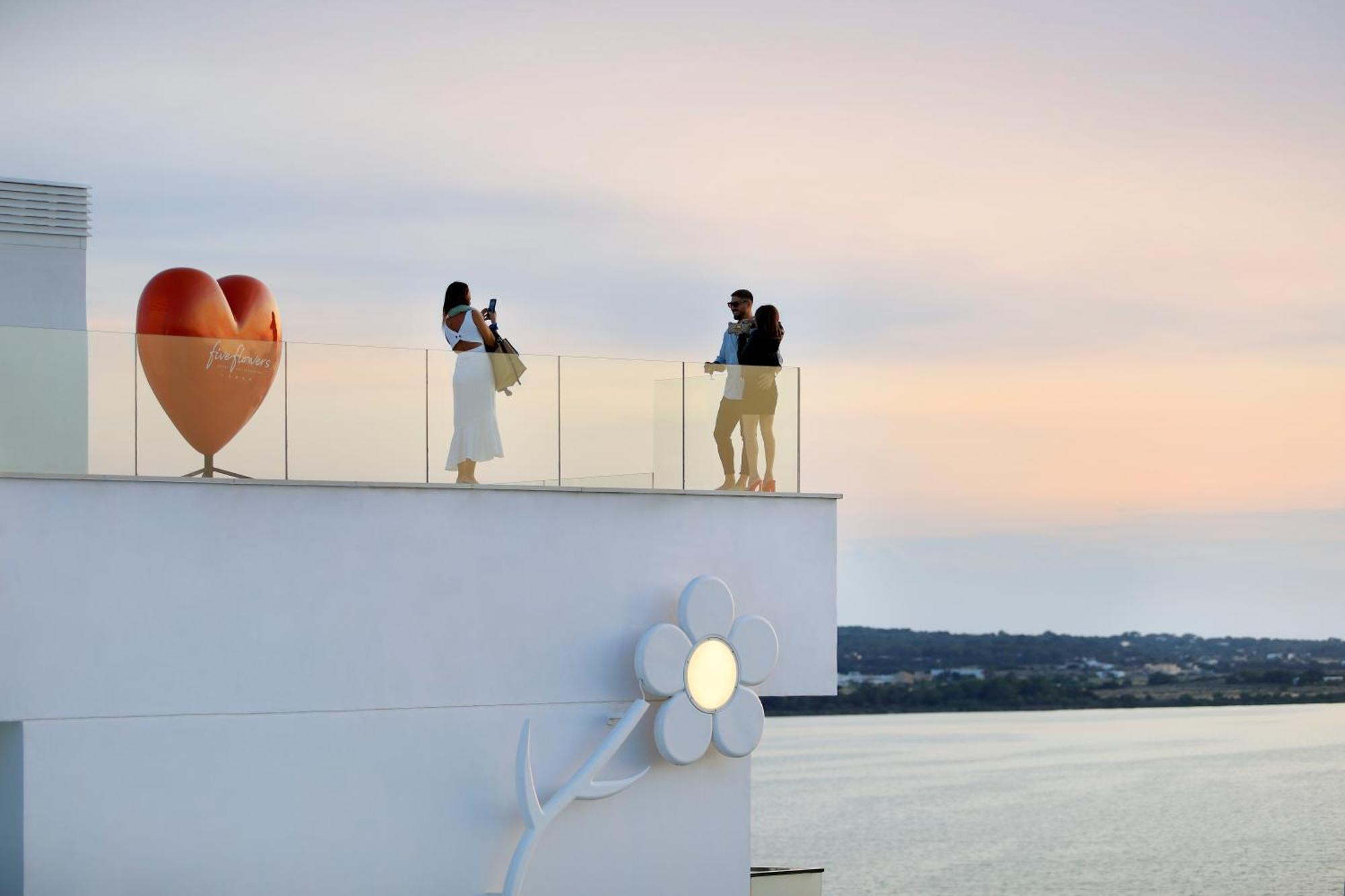 Five Flowers Hotel Formentera, Member Of Melia Collection Es Pujols Exterior foto