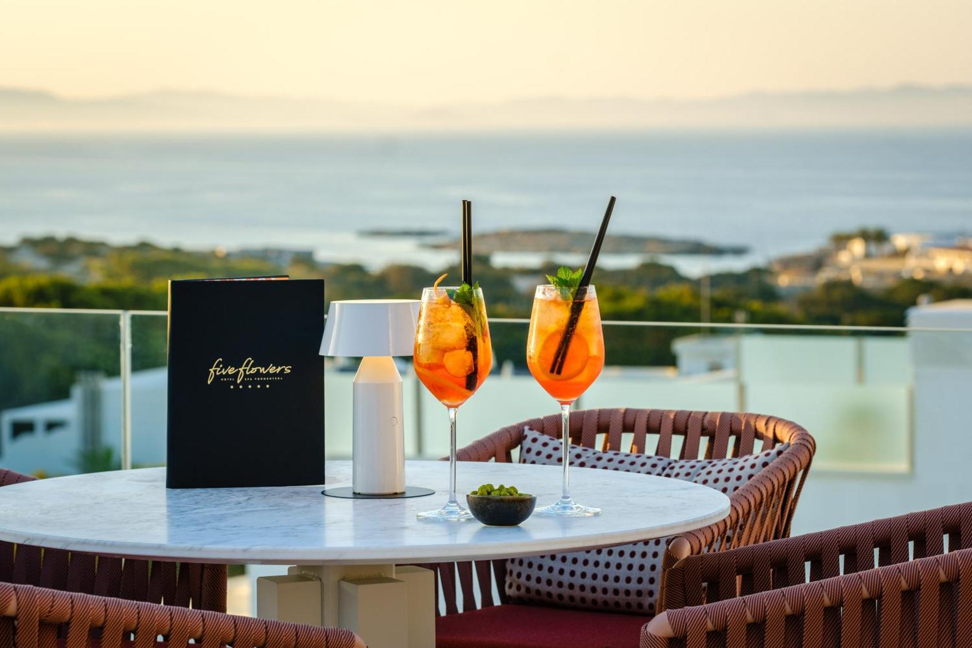 Five Flowers Hotel Formentera, Member Of Melia Collection Es Pujols Exterior foto